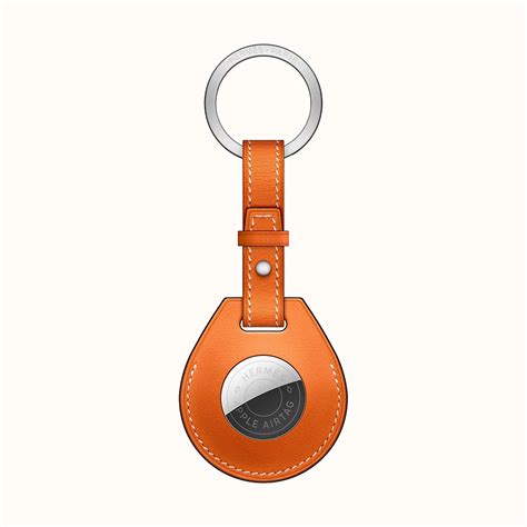 Apple AirTag Hermès e accessori tecnici per uomo.